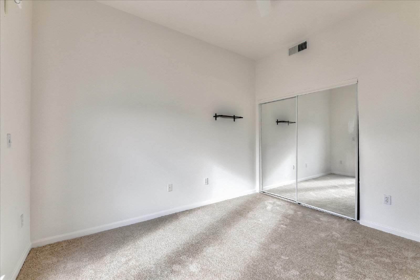 1 Bed 1 Bath Brickyard Condo near Downtown SJ property image