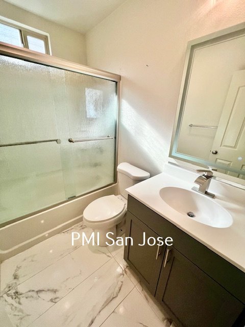 4 Bed 3.5 Bath home available in Communication Hill property image