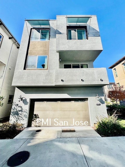 4 Bed 3.5 Bath home available in Communication Hill property image