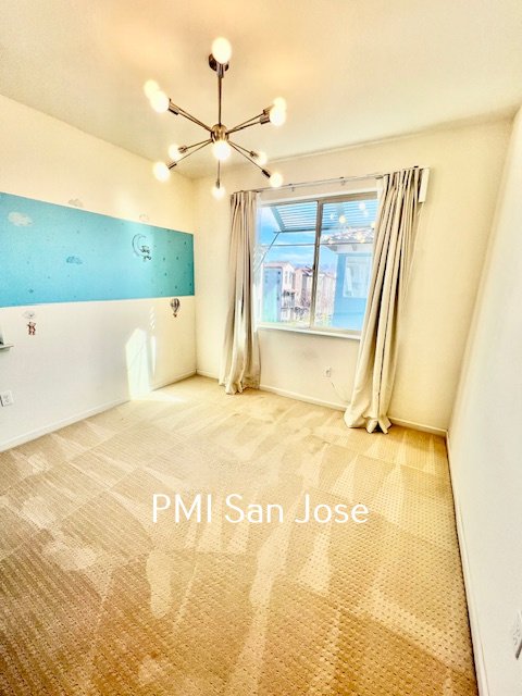 4 Bed 3.5 Bath home available in Communication Hill property image