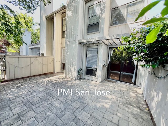 2 Bed 2.5 Bath 1,614sqft townhome in Mountain View property image