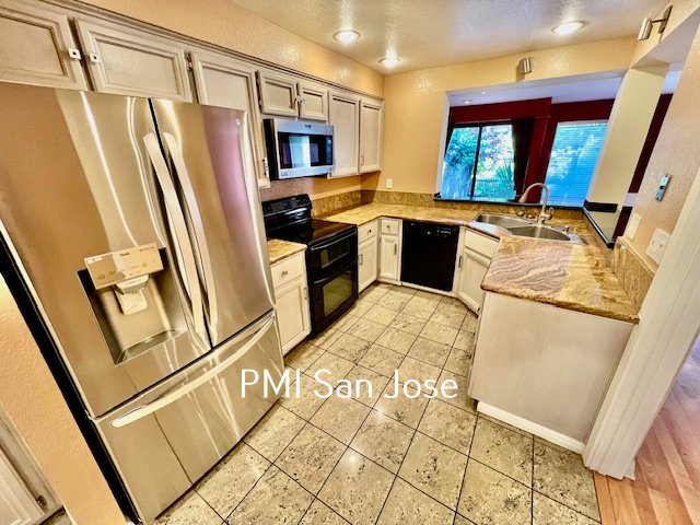 2 Bed 2.5 Bath 1,614sqft townhome in Mountain View property image